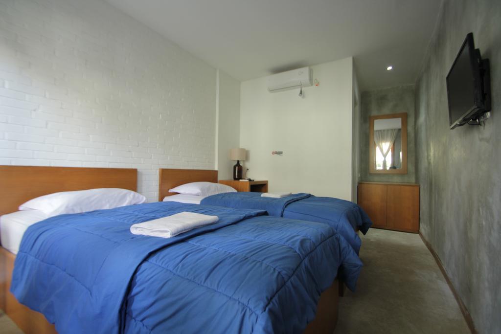 Pawon Cokelat Guesthouse 요그야카르타 객실 사진