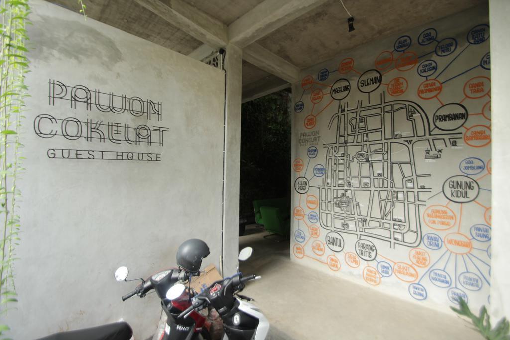 Pawon Cokelat Guesthouse 요그야카르타 외부 사진