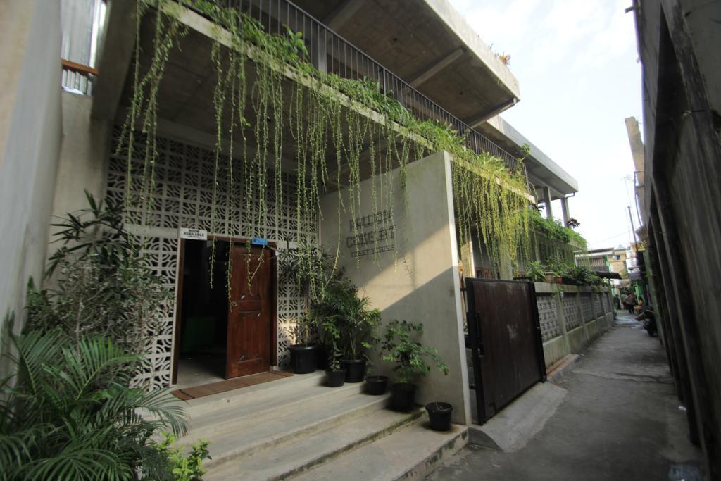 Pawon Cokelat Guesthouse 요그야카르타 외부 사진