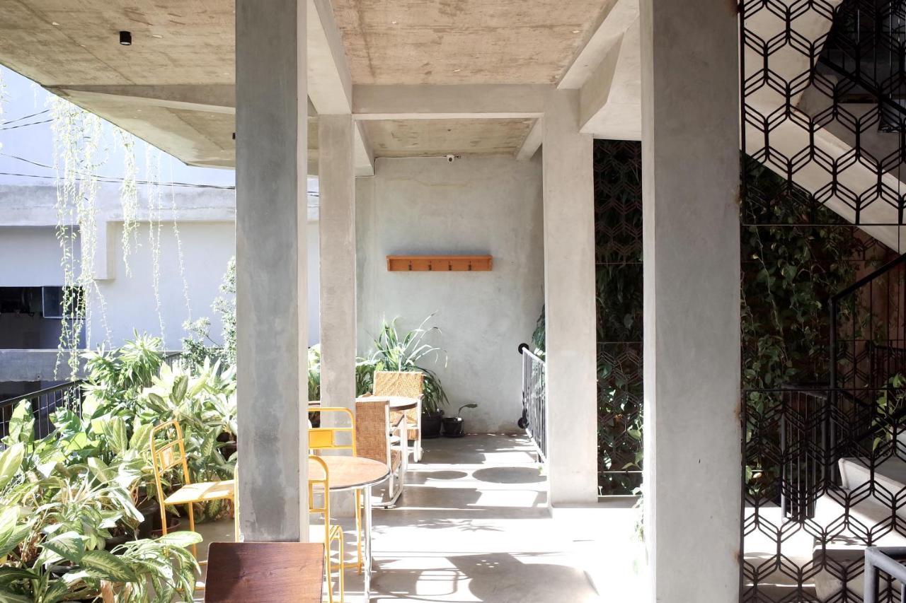 Pawon Cokelat Guesthouse 요그야카르타 외부 사진