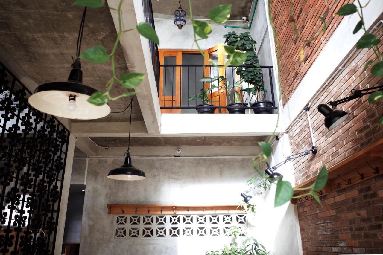 Pawon Cokelat Guesthouse 요그야카르타 외부 사진